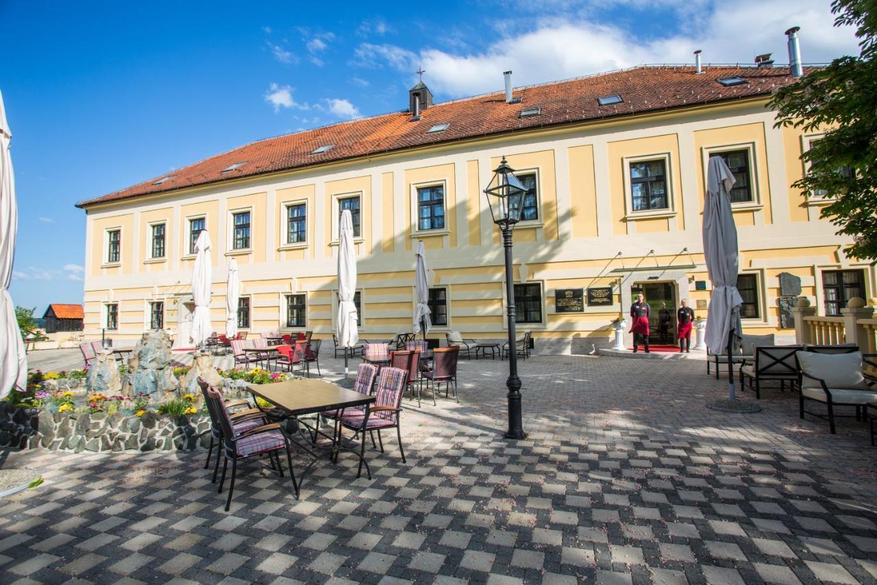 Hotel & Restoran Dvorac Gjalski Zabok Kültér fotó