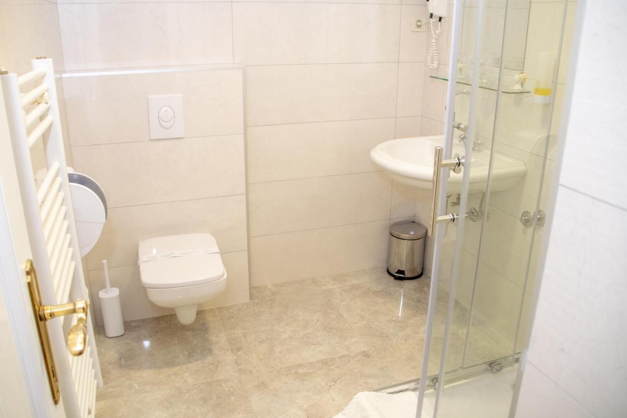 Hotel & Restoran Dvorac Gjalski Zabok Kültér fotó
