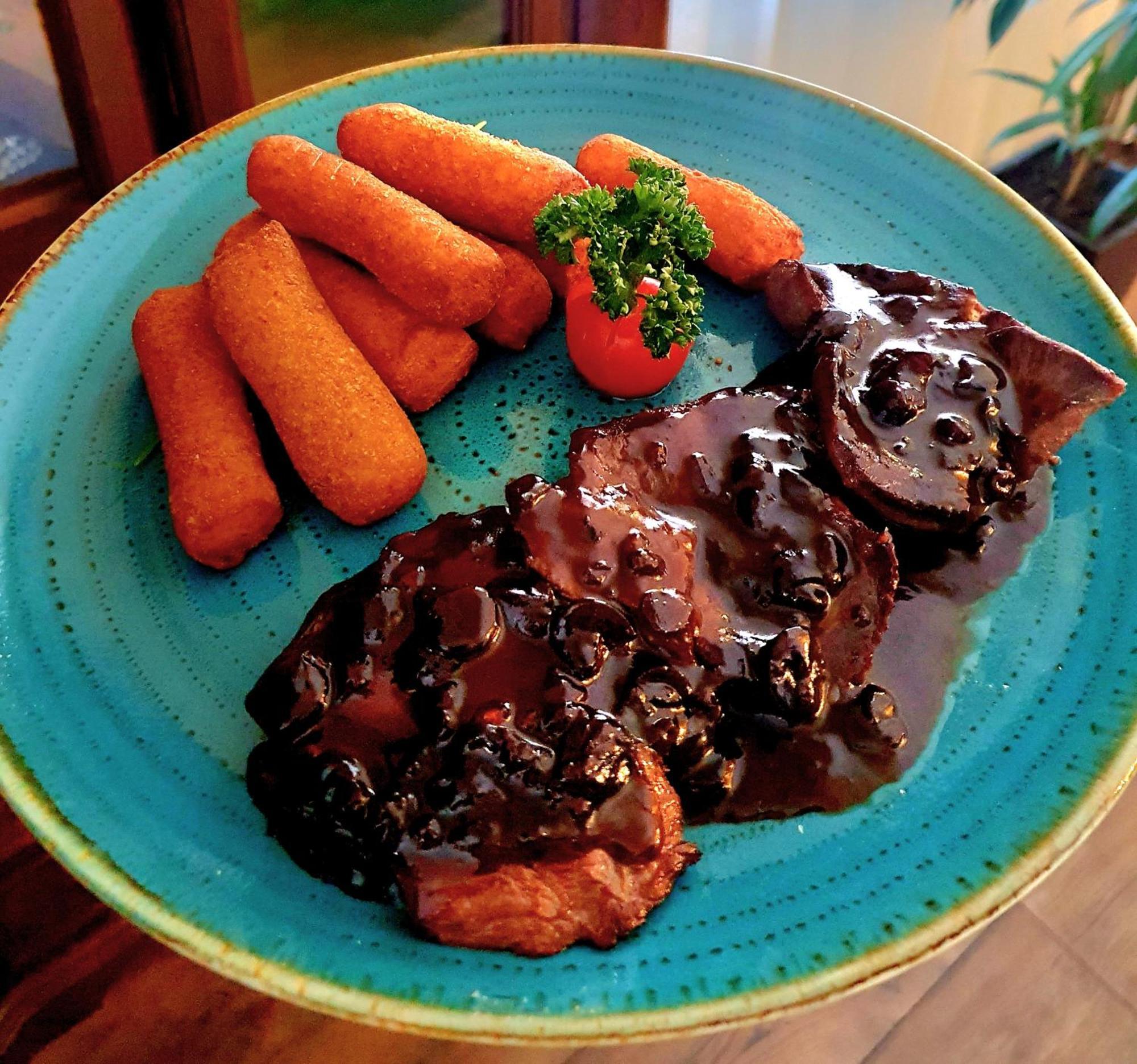 Hotel & Restoran Dvorac Gjalski Zabok Kültér fotó